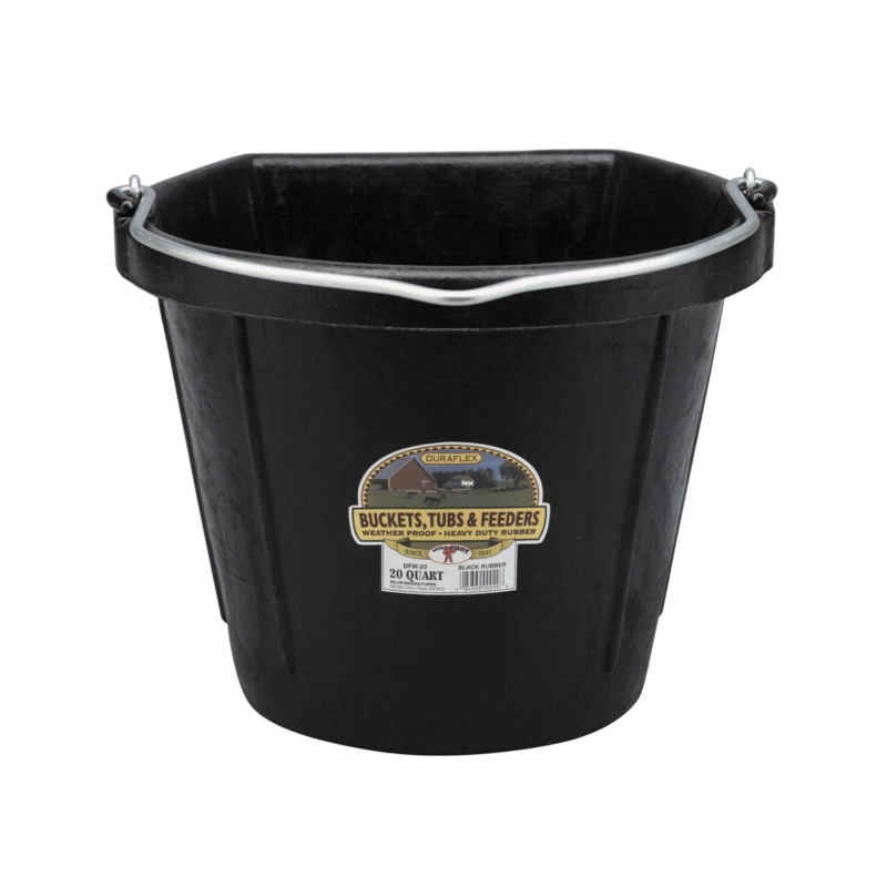 20QT FlatBack rubber bucket great for feeding and water steers, horses, sheep, and goats