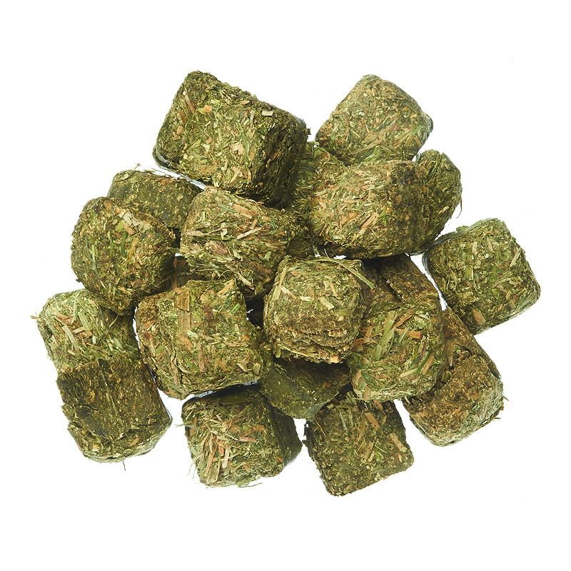 Livestock alfalfa cubes, 50 lb bag